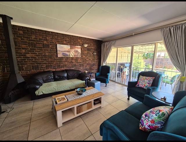 4 BEDROOM HOUSE FOR SALE IN VANDERBIJLPARK SE 2